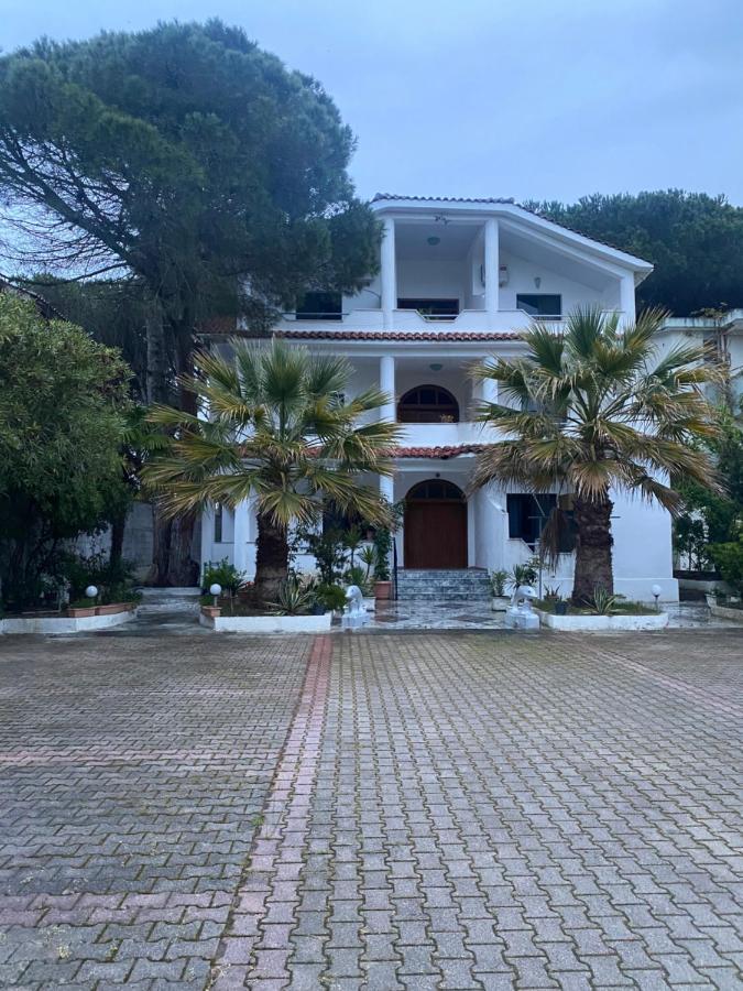 Vila “beheluli” Golem Pensión *